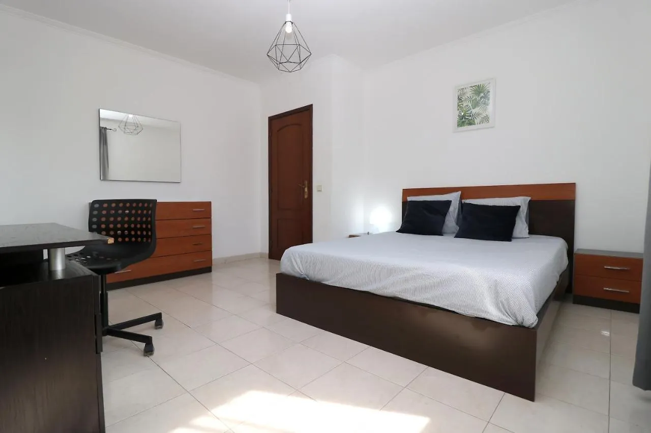 Charming Private Rooms In An Apartment A2 Penha - District de Faro Portugal